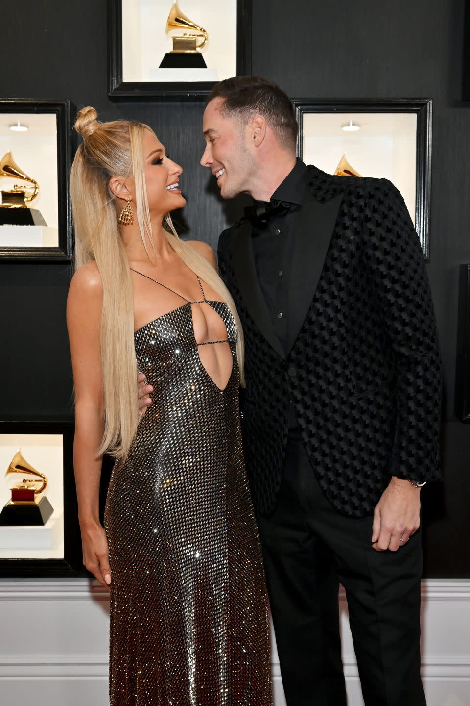 los angeles, california february 05 paris hilton and carter reum attend the 65th grammy awards on february 05, 2023 in los angeles, california photo by lester cohengetty images for the recording academy