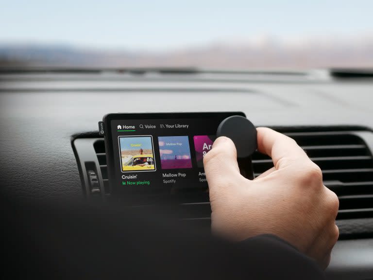 Spotify發表首款車內智慧播放器「Car Thing」。   圖：翻攝自Spotify