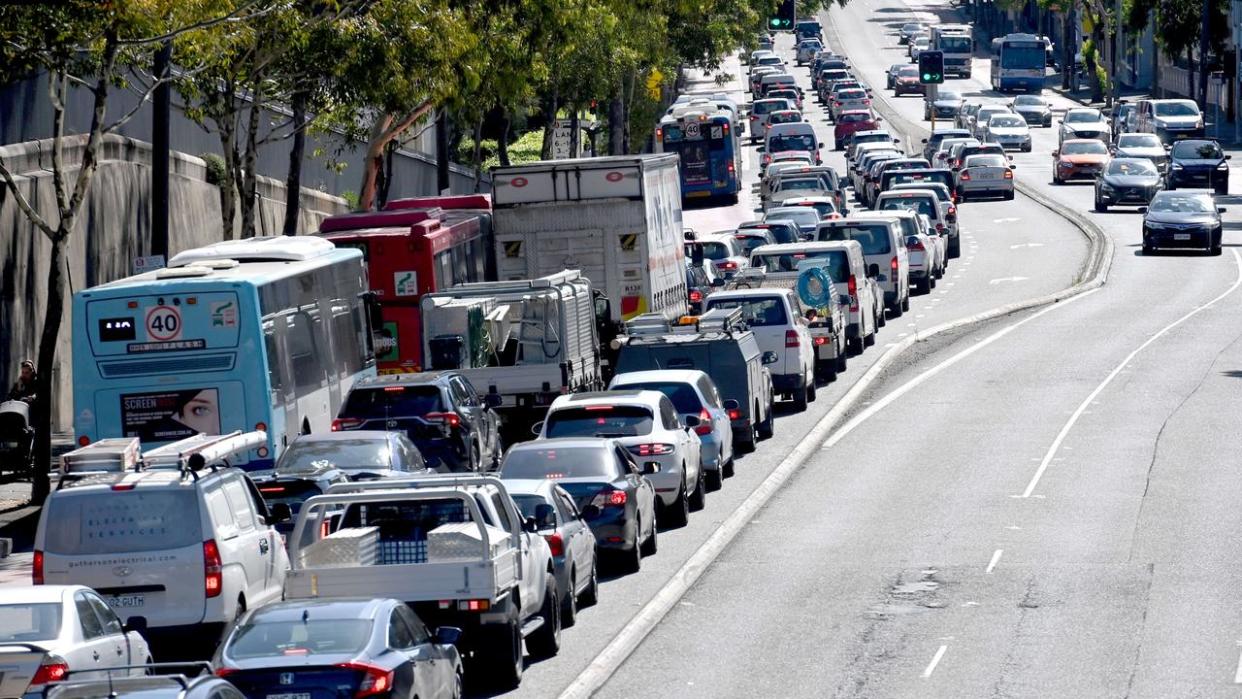 TRAFFIC RETURNS to SYDNEY