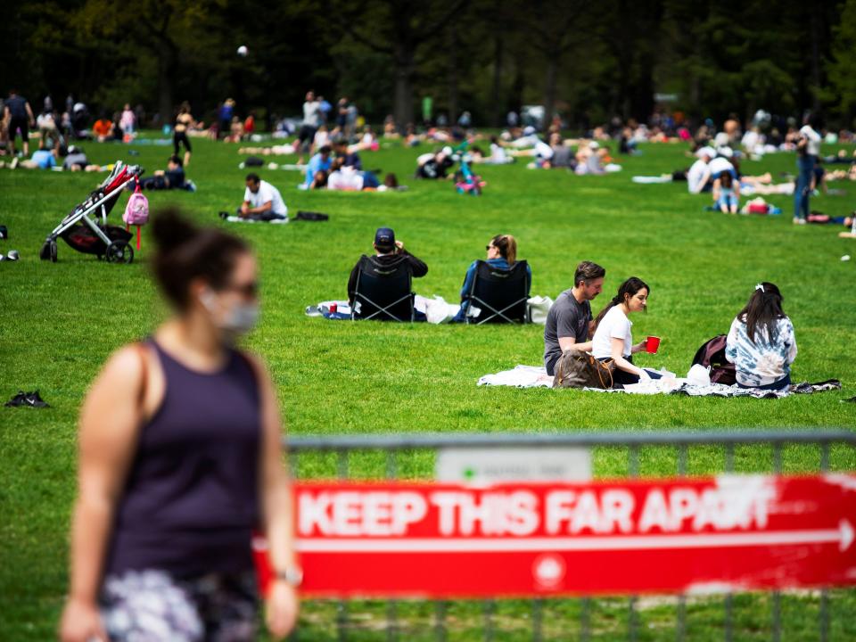 new york city parks busy weekend coronavirus