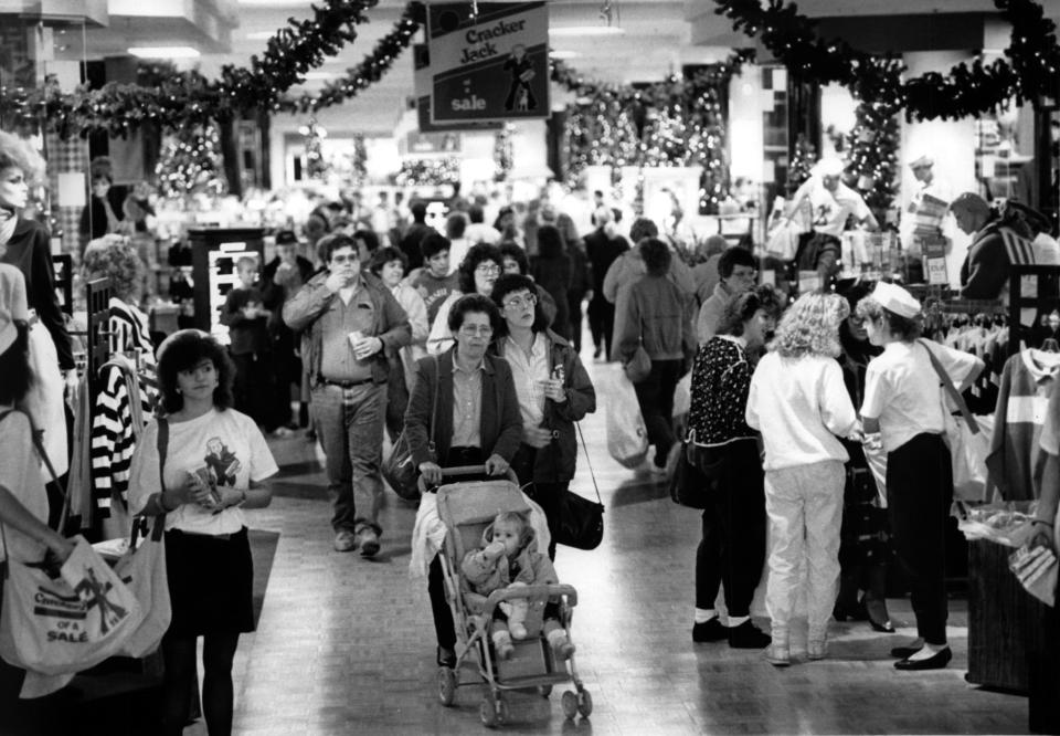 Crowds packed Boston Store at Mayfair Mall in 1988.