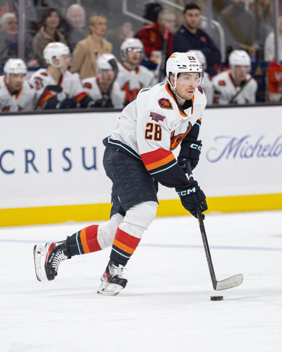 Coachella Valley Firebirds' right winger Jesper Frödén handled the puck during a 4-2 win over the San Diego Gulls on Sunday, Jan. 22, 2023 at Acrisure Arena.