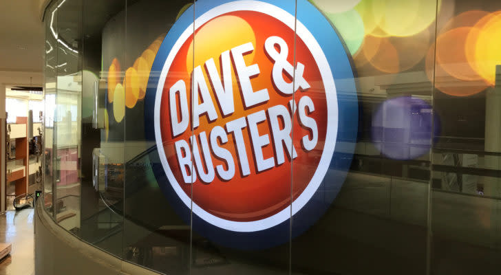 Dave & Buster's (PLAY) logo on a window