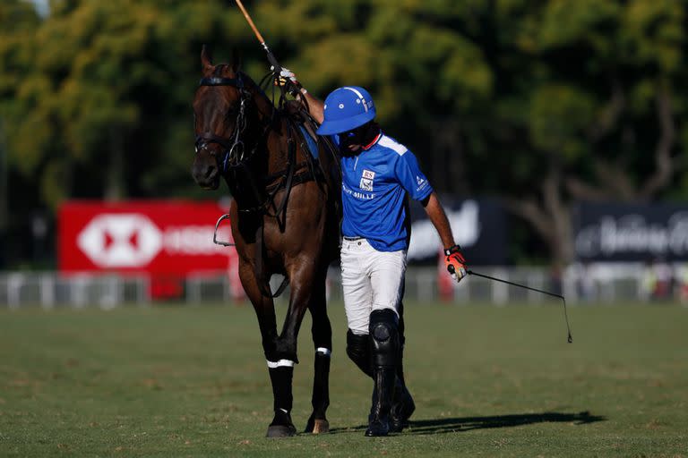 Guillermo Caset no quedó a pie tras la salida de Murus Sanctus de la Triple Corona; se reúne con Hilario Ulloa, Pablo Pieres y Francisco Elizalde en un poderoso La Hache.