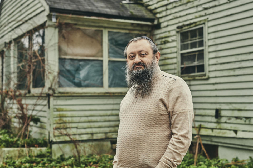 Vladimir Zelenko, quien trató a pacientes de COVID-19 con hidroxicloroquina, en Monsey, Nueva York, el 30 de marzo de 2020. (Bryan Derballa/The New York Times)