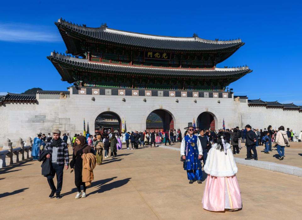 本地旅行社透露，有港人已由韓國改到其他國家旅行