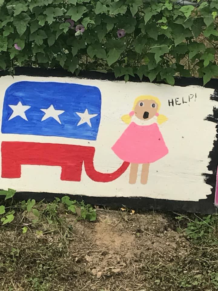 Marion Stanford's homemade yard sign in Hamilton, Texas. (Photo: Sid Miller/Facebook)