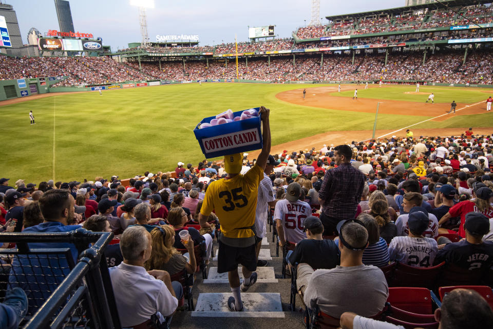 Even during MLB's most heated rivalries, the fan culture is less energetic than the routines of the KBO and other foreign leagues. (Photo by Billie Weiss/Boston Red Sox/Getty Images)