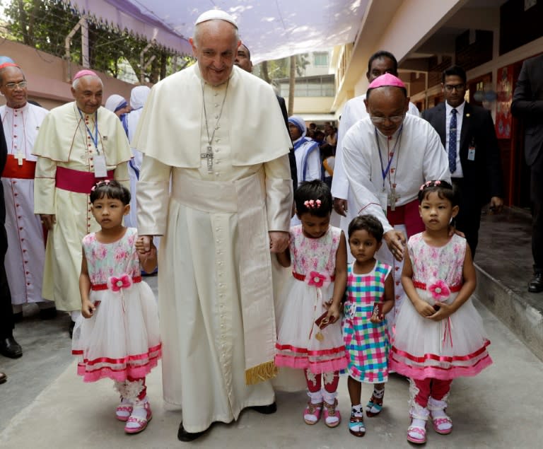 Pope Francis was greeted by hundreds of Bangladeshi nuns at the Mother Teresa House clinic