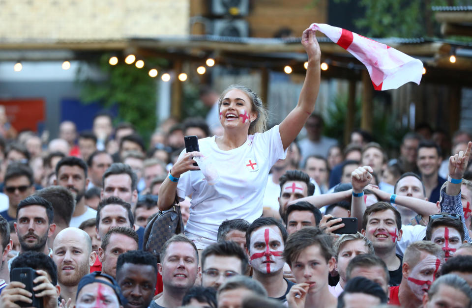 <p>England fans celebrate Harry Kane’s penalty </p>