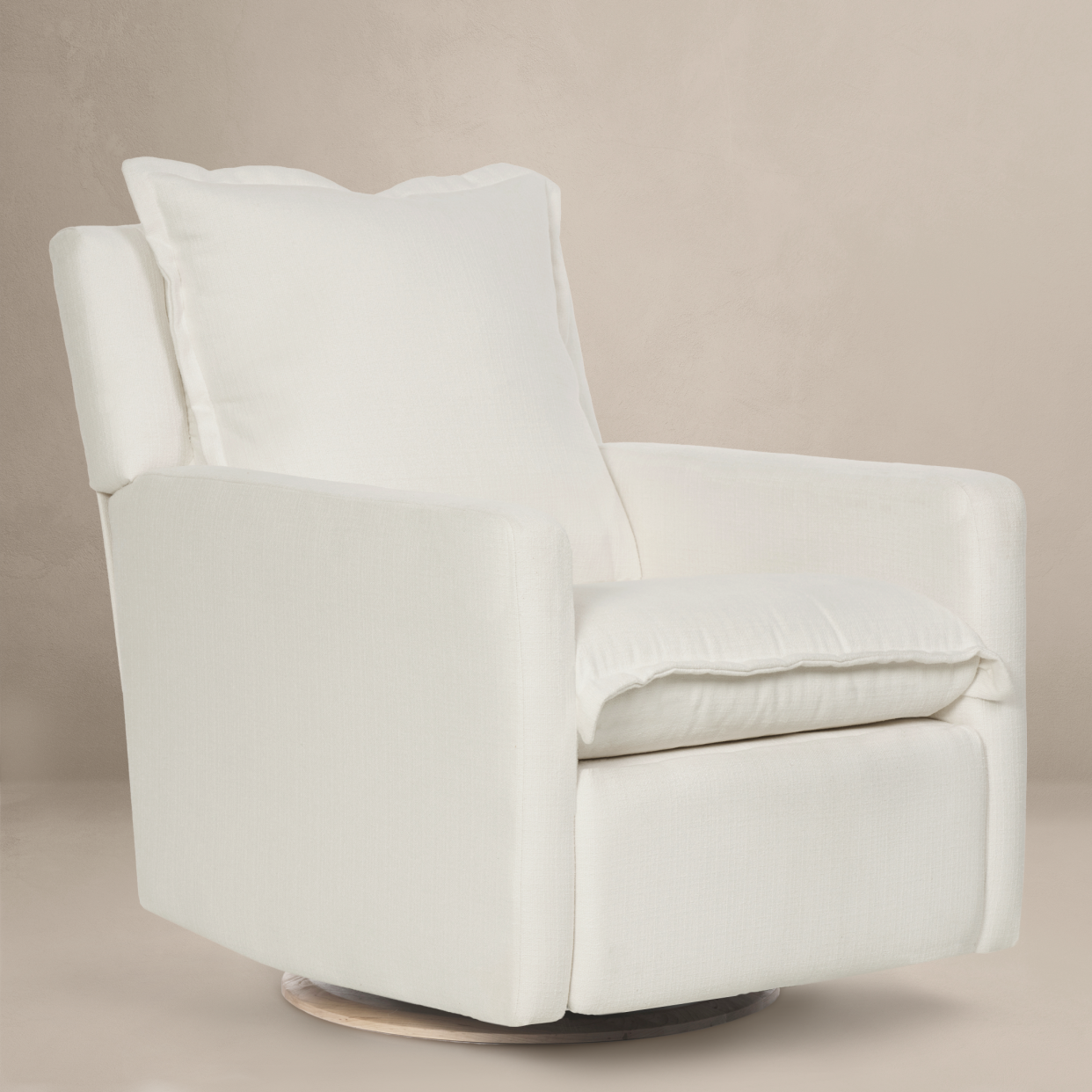 <p><a href="https://go.redirectingat.com?id=74968X1596630&url=https%3A%2F%2Fwww.oilostudio.com%2Fproducts%2Fflynn-recliner-swivel-glider%3F_pos%3D1%26_sid%3Dfb2db3b00%26_ss%3Dr%26variant%3D38397038428345&sref=https%3A%2F%2Fwww.elle.com%2Ffashion%2Fshopping%2Fg60202350%2Fbest-recliners%2F" rel="nofollow noopener" target="_blank" data-ylk="slk:Shop Now;elm:context_link;itc:0;sec:content-canvas" class="link rapid-noclick-resp">Shop Now</a></p><p>Flynn Gliding Swivel Nursery Recliner</p><p>oilostudio.com</p><p>$1449.00</p>