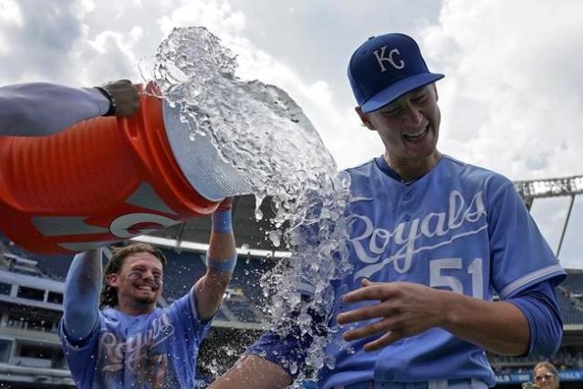 Max Scherzer strikes out 9 in Rangers' debut, win