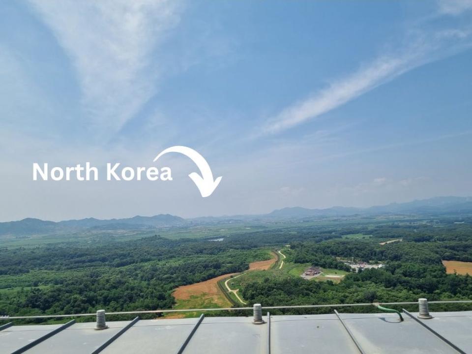 Vom Dora-Observatorium aus haben Besucher eine unversperrte Sicht auf Nordkorea. - Copyright: Reena Koh/Business Insider