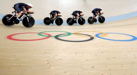 2016 Rio Olympics - Cycling Track - Preliminary - Women's Team Pursuit Qualifying - Rio Olympic Velodrome - Rio de Janeiro, Brazil - 11/08/2016. Great Britain's (GBR) team competes. REUTERS/Eric Gaillard