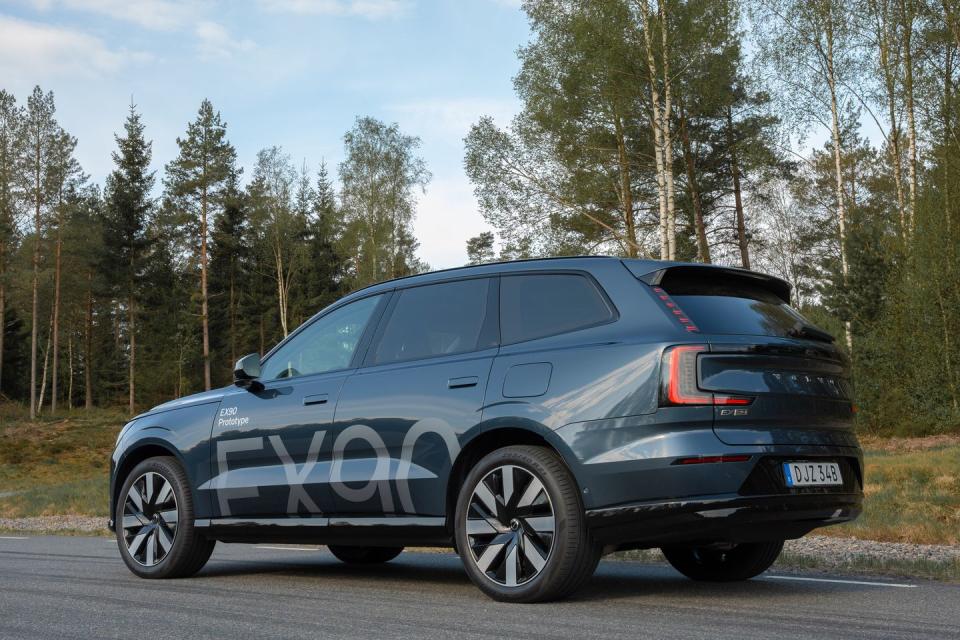 2025 volvo ex90