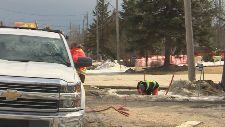 West St. Paul crews battling ice-blocked culverts