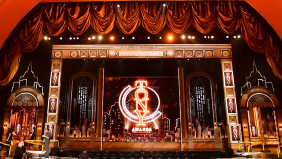 <div>File photo shows the stage prior to the start of the 73rd annual Tony Awards at Radio City Music Hall in New York. (Photo by Charles Sykes/Invision/AP, File)</div>