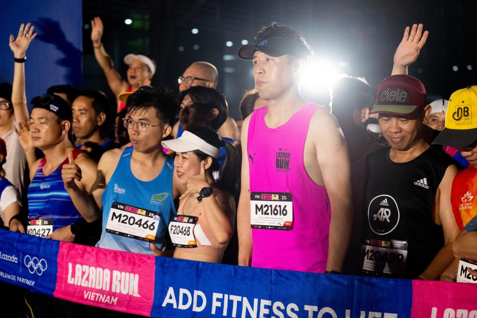 Marcus Chew with other runners at the Lazada Run Vietnam earlier this year. (PHOTO: Lazada Singapore)