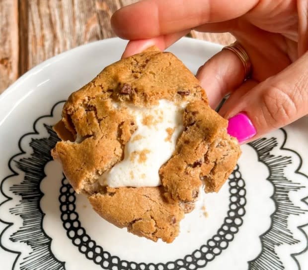 <p>Jessica Wrubel</p><p>This TikTok sensation combines two favorite sweet treats into one dynamo bite.</p><p><strong>Get the recipe: <a href="https://parade.com/food/air-fryer-smores-cookies" rel="nofollow noopener" target="_blank" data-ylk="slk:Air Fryer S'mores Cookies;elm:context_link;itc:0;sec:content-canvas" class="link ">Air Fryer S'mores Cookies</a></strong></p><p><strong>Related: <a href="https://parade.com/844046/lyubabrooke/15-smores-desserts-to-make-immediately/" rel="nofollow noopener" target="_blank" data-ylk="slk:21 Best S'mores Dessert Recipes;elm:context_link;itc:0;sec:content-canvas" class="link ">21 Best S'mores Dessert Recipes</a></strong></p>