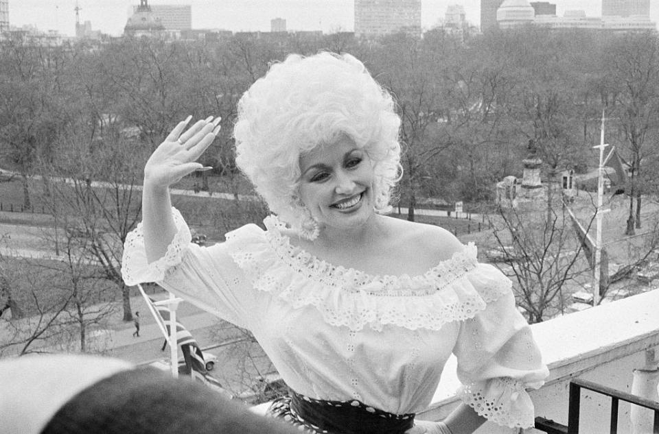 dolly parton young photos 1983