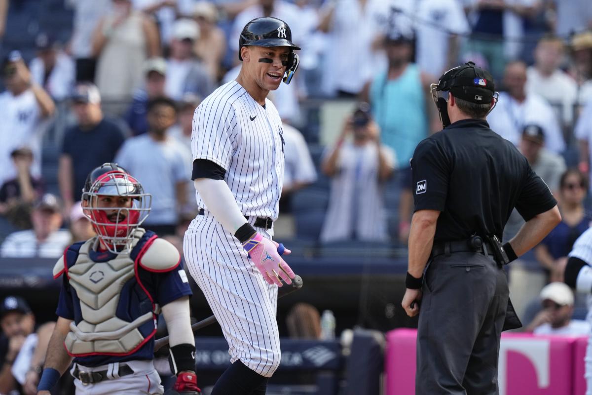 AP: MLB appoints 1st black umpire crew chief