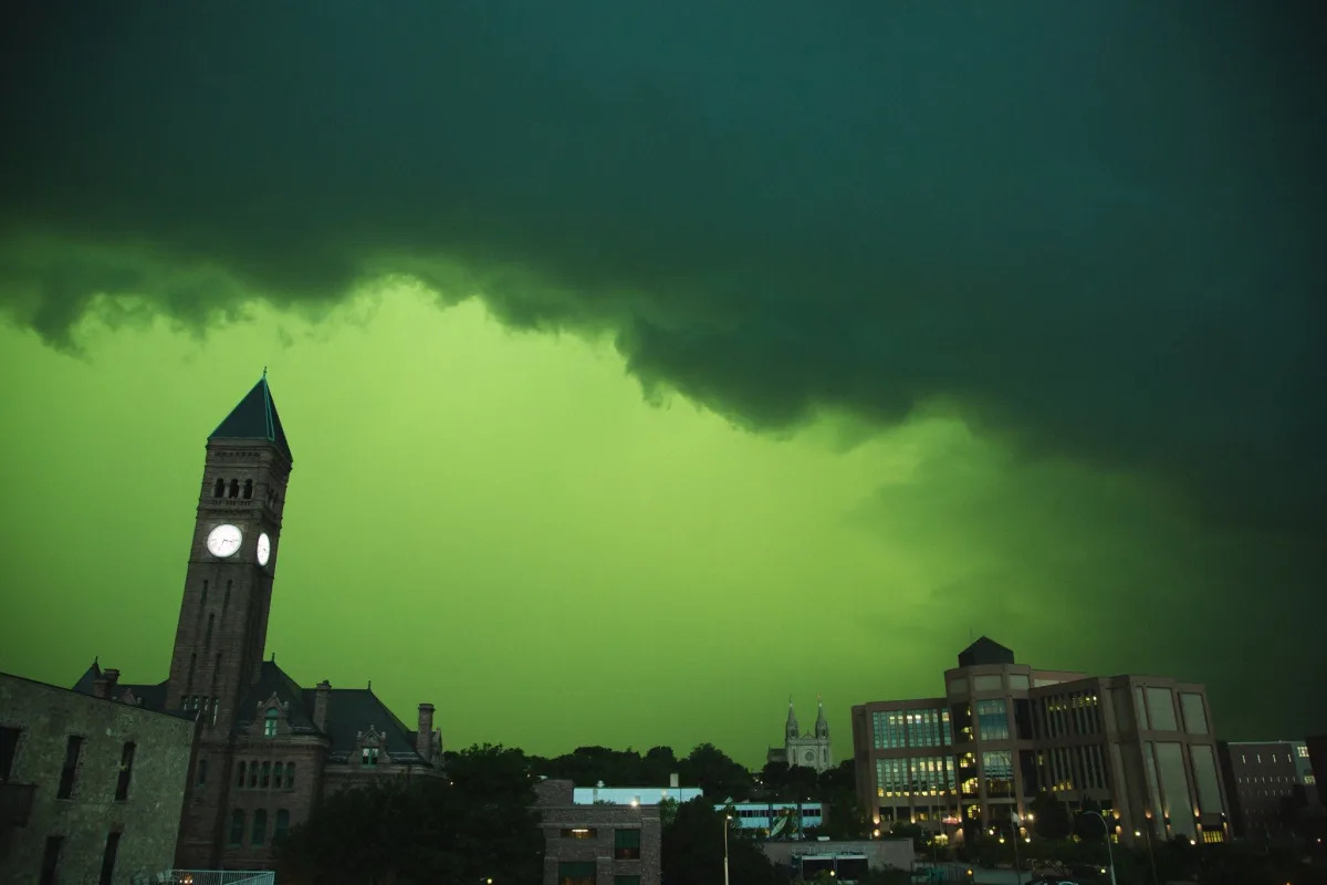 Sioux Falls' sky turned green amid severe weather. See the strange phenomenon in..