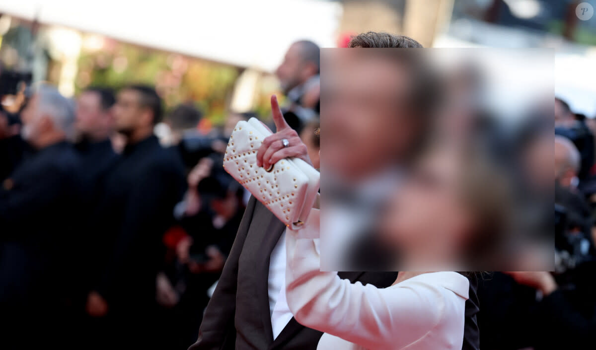 <p>Voilà des années que les téléspectateurs le voient évoluer à l'écran.</p>
<p>Bryan Cranston et sa femme Robin Dearden - Montée des marches du film "Asteroid City" lors du 76ème Festival International du Film de Cannes.</p> - © BestImage