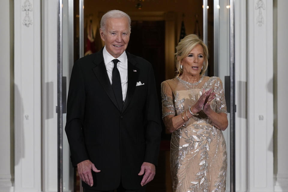 President Joe Biden and first lady Jill Biden welcome Australian Prime Minister Anthony Albanese and his partner Jodie Haydon for a State Dinner at the White House, Wednesday, Oct. 25, 2023, in Washington. (AP Photo/Jacquelyn Martin)