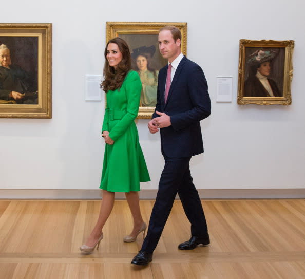 Deux ans plus tôt, elle arborait déjà le modèle alors qu’elle était en visite en Australie avec son mari le prince William.