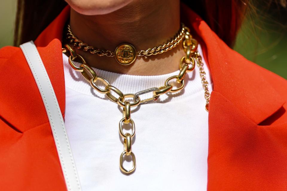 You’ll Wanna Start Wearing These Fall 2021 Jewelry Trends Now