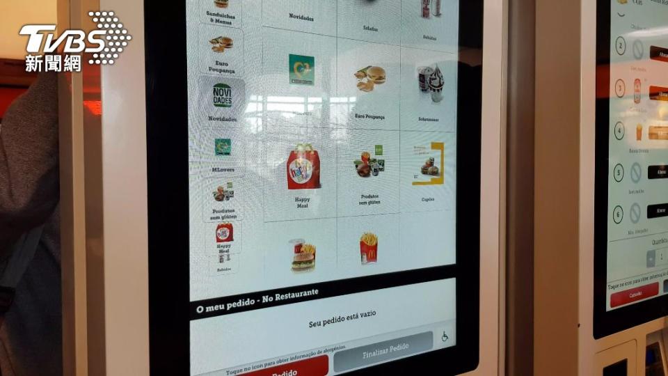 儘管正反聲浪都有、大多數人依舊認為台灣的自助點餐機超難用。（示意圖／Shutterstock達志影像）