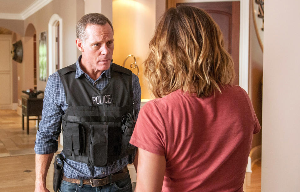 Hank Voight (Jason Beghe)