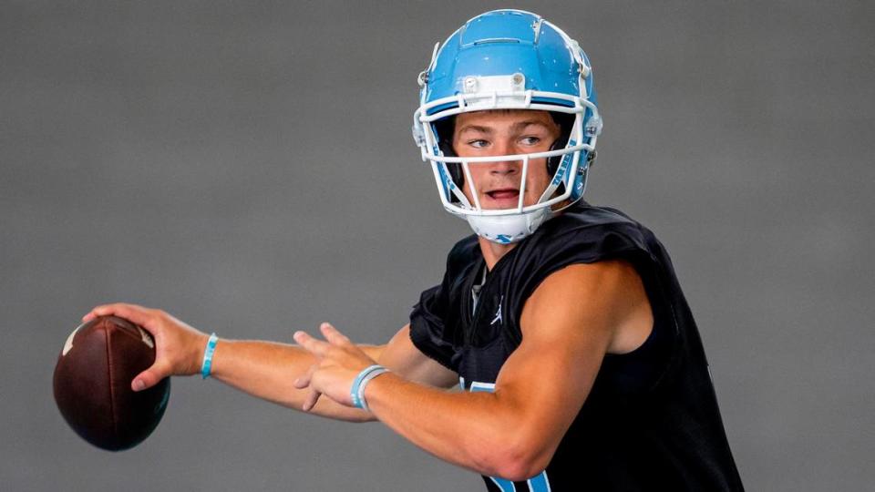 North Carolina quarterback Drake Maye (10) looks for a receiver during the Tar Heels’ first practice of the season on Wednesday, August 2, 2023 in Chapel Hill, N.C.