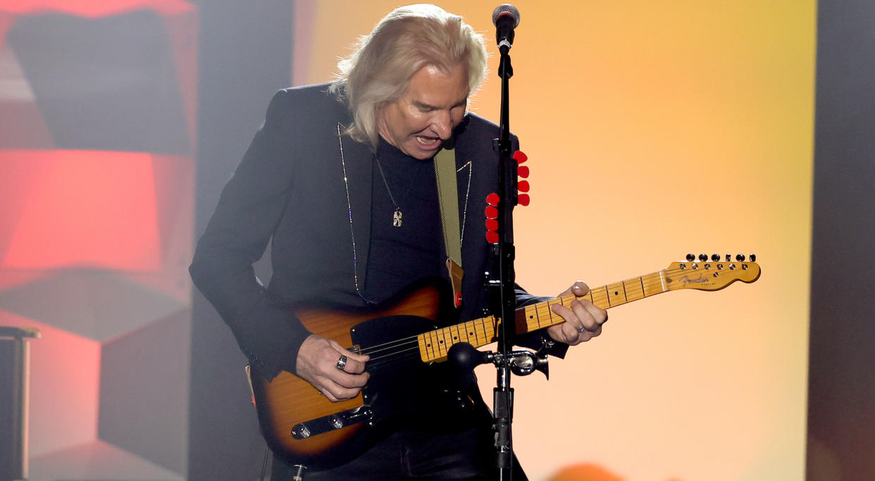  Joe Walsh performs at the 2023 Songwriters Hall of Fame Induction and Awards Gala at the New York Marriott Marquis on June 15, 2023 in New York City 