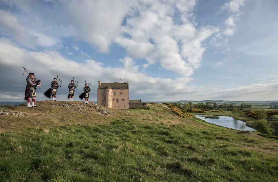 fenton tower, bagpipers