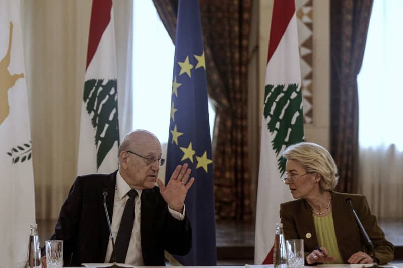 Lebanese Prime Minister Najib Mikati (L) meets with European Commission President Ursula von der Leyen at the Government Palace. Marwan Naamani/dpa