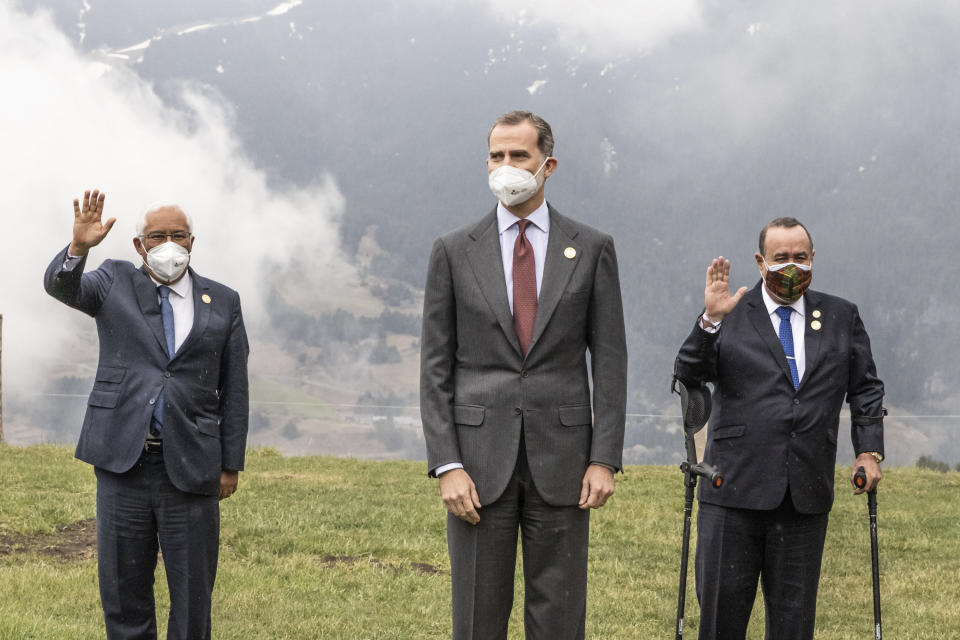 The Prime Minister of Portugal, Antonio Costa, left, Spain's King Felipe VI, center, and the president of Guatemala, Alejandro Gianmattei pose during the Latin American leaders' summit in Canillo, Andorra. (Javier Borrego/Europa Press via AP)