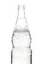 Eine der bekanntesten Biermarken der Welt, die Adolph Coors Company, wollte in den Neunzigern ihre Produktpalette erweitern. Was läge da näher als Mineralwasser? Das Unternehmen druckte das Logo einfach auf Wasserflaschen und sorgte damit bei den Konsumenten für Verwirrung. Das Produkt wurde zum Ladenhüter. (Bild-Copyright: Getty Images)