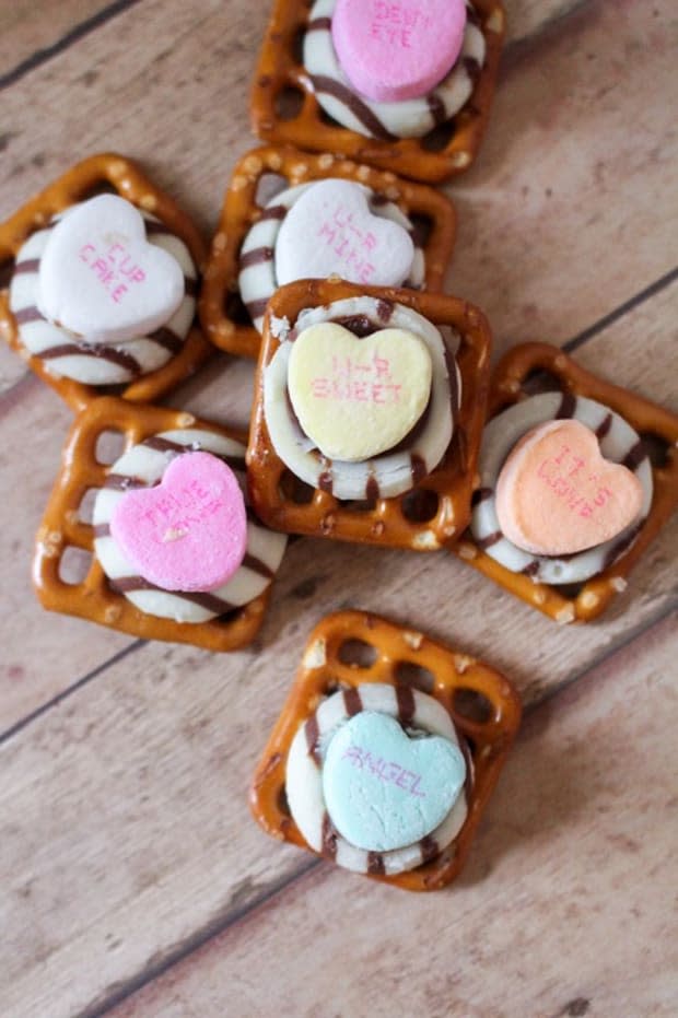<p><a href="https://mooreorlesscooking.com/valentines-day-pretzels/" rel="nofollow noopener" target="_blank" data-ylk="slk:Moore or Less Cooking;elm:context_link;itc:0;sec:content-canvas" class="link ">Moore or Less Cooking</a></p>