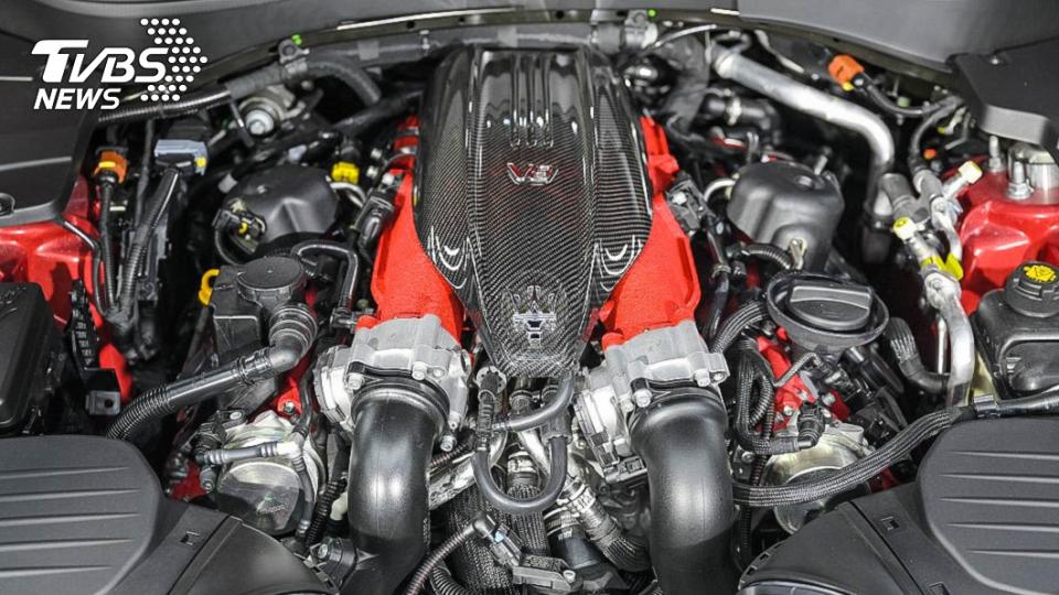複雜的引擎結構讓燃油車在維護成本上比起電動車高出不少。（圖片來源/ TVBS）