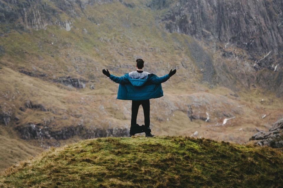 Henry drops trou and takes in the view (The Woolmark Company)