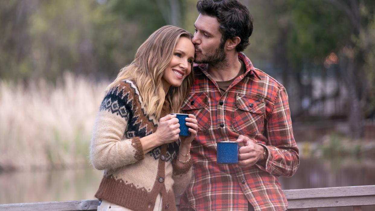 Kristen Bell as Joanne, wearing a fair isle Ralph Lauren cardigan 