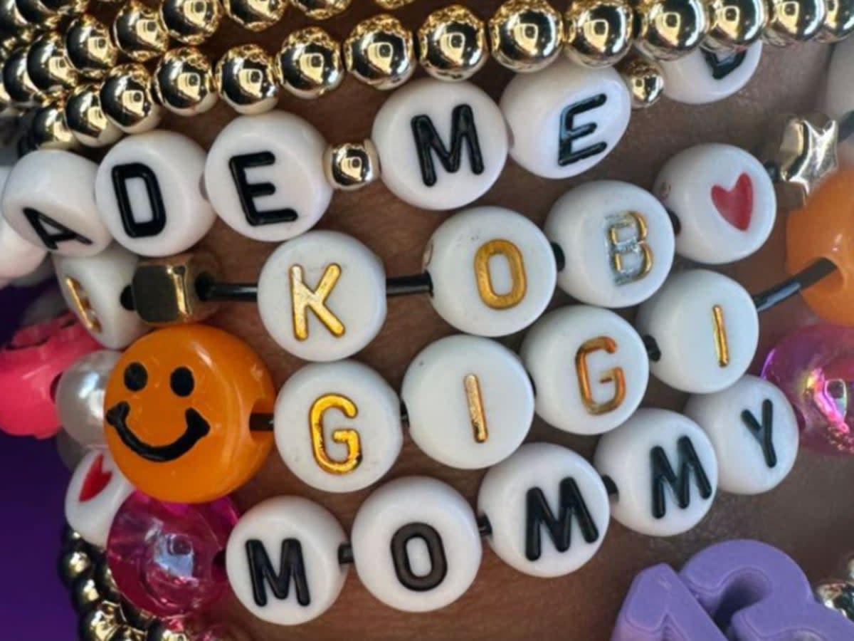 Her friendship bracelets were made for Kobe, and their daughter Gianna, 13, who died in the 2020 helicopter crash as well (@vanessabryant on Instagram)