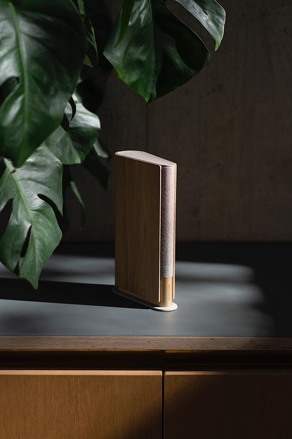 <p>With a design inspired by a book, Bang & Olufsen's Beosound Emerge is an impressively slim and full-featured speaker.</p>
