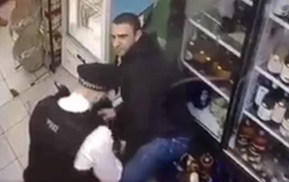 Rashan Charles death: Video shows police throw 20-year-old to ground in London shop before struggle