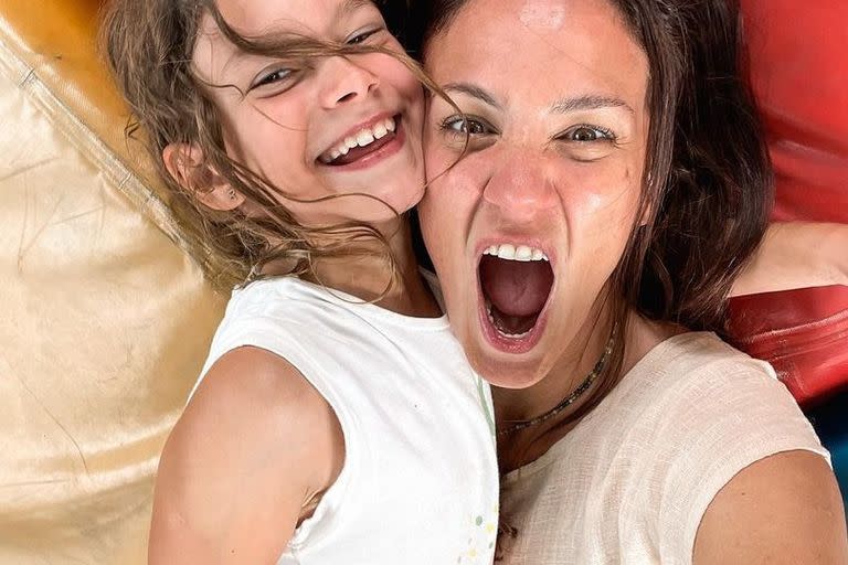 El 23 de agosto, Olivia, la hija mayor de Paula Chaves y Pedro Alfonso, cumple su primera década