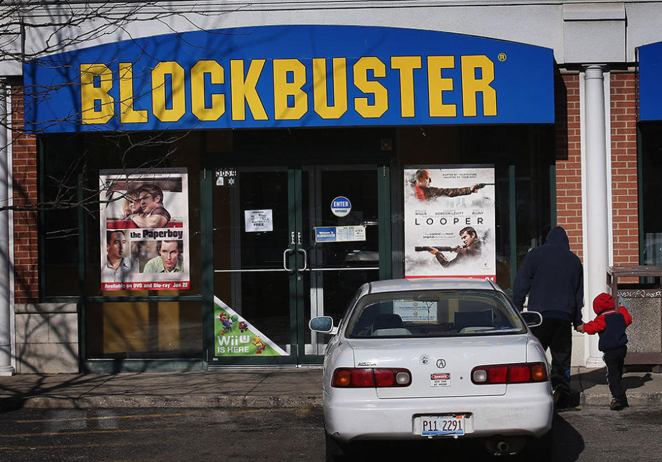 2000: Blockbuster Rejects Netflix Buyout