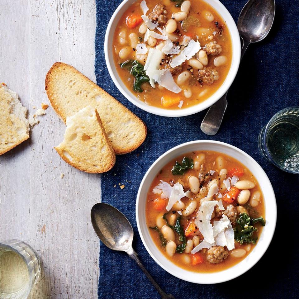 Slow Cooker Tuscan White Bean Soup