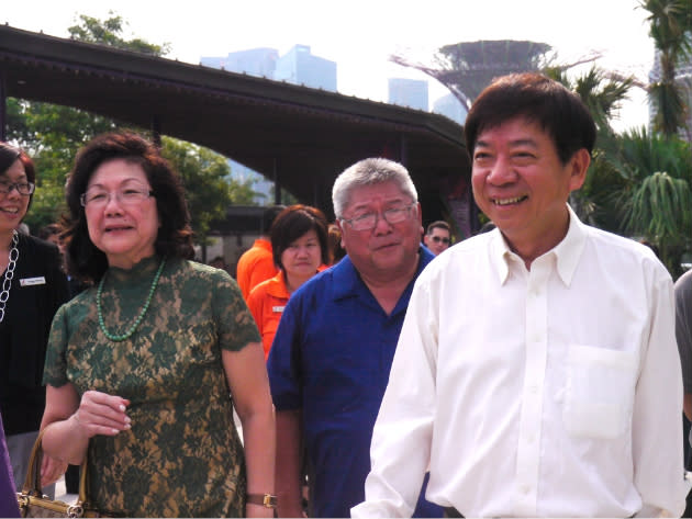 From left to right: Dorothy Chan, executive director of Far East Organization, Dr Tan Wee Kiat, chief executive officer of Gardens by the Bay and Minister of National Development, Khaw Boon Wan. (Yahoo! photo/ Deborah Choo)