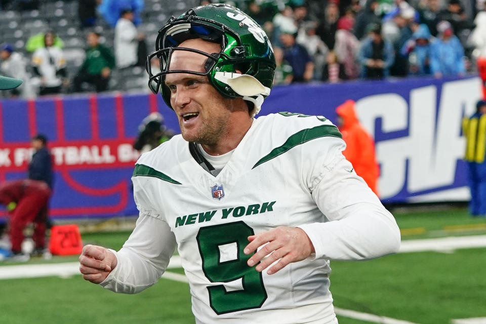 Jets resigning K Greg Zuerlein, AP source says. New York also adds CB